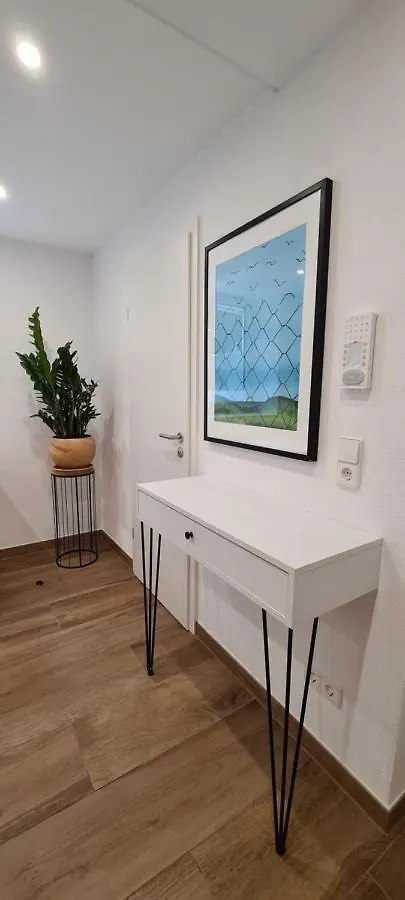 The Modern Cave Lodge Stuttgart Apartment